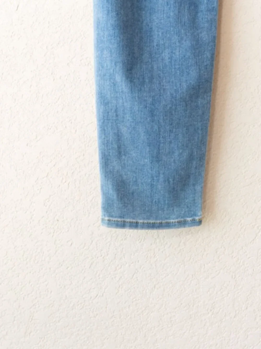 7 For All Mankind High Waist Skinny Jeans Distressed Light Wash Size 27 - Picture 11 of 12